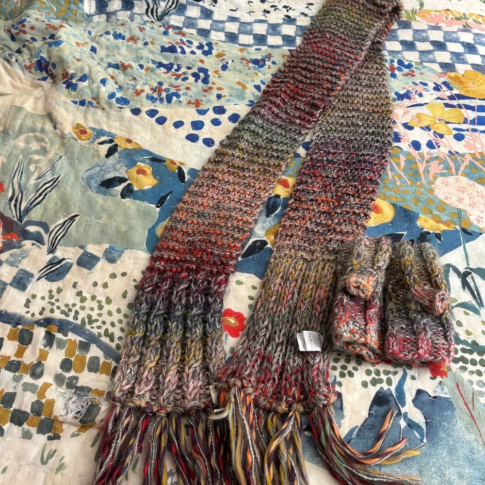 Screamer Scarf and Fingerless Glove Set - Multicolor, new without tags